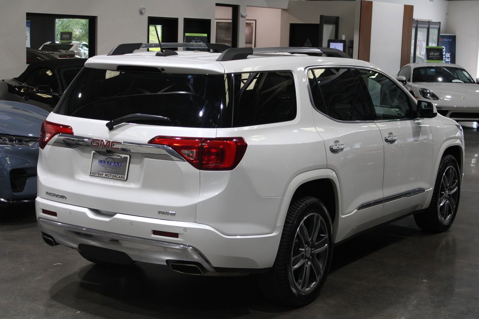 2017 GMC Acadia Denali - Photo 15