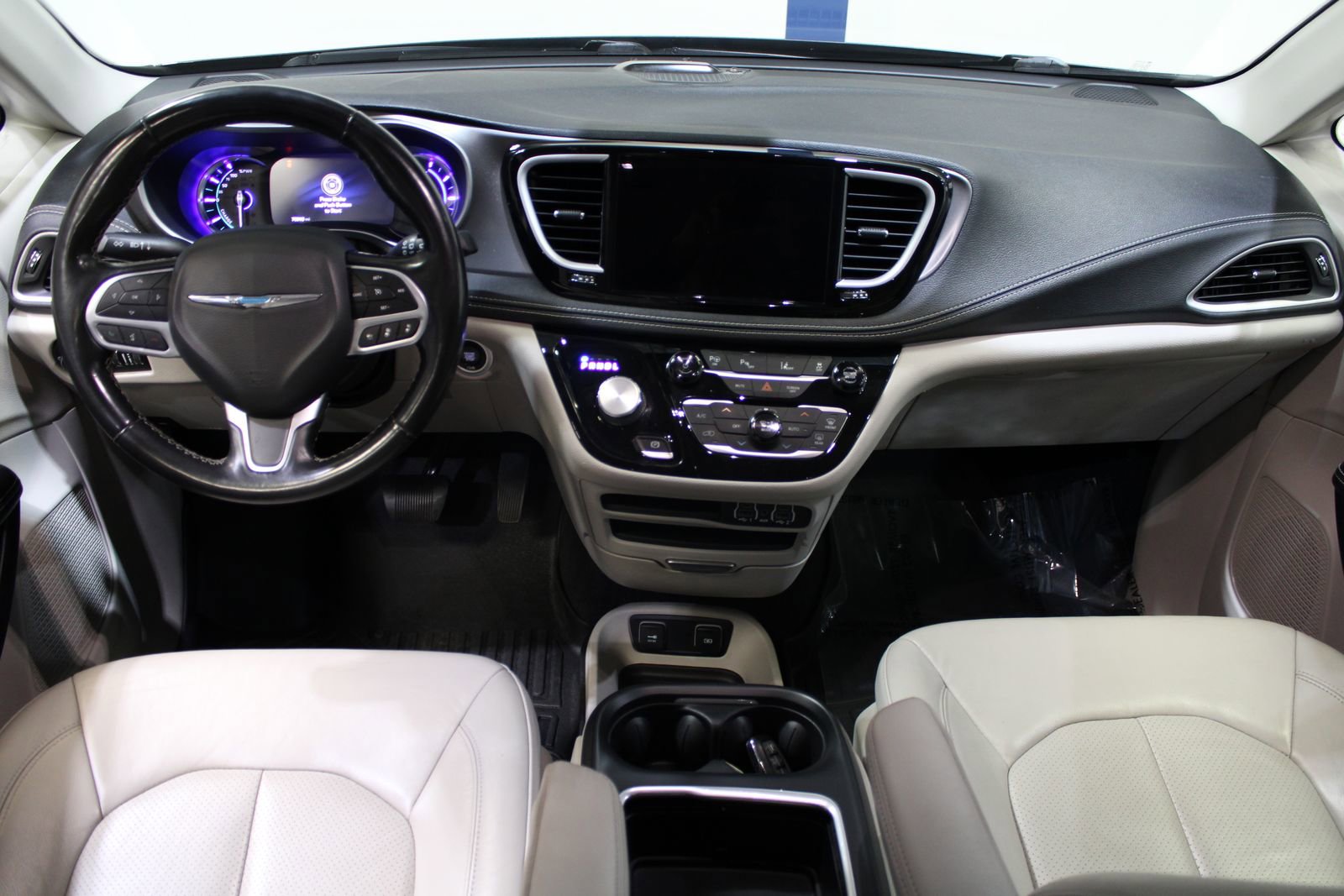 2021 Chrysler Pacifica Hybrid Touring L - Photo 40
