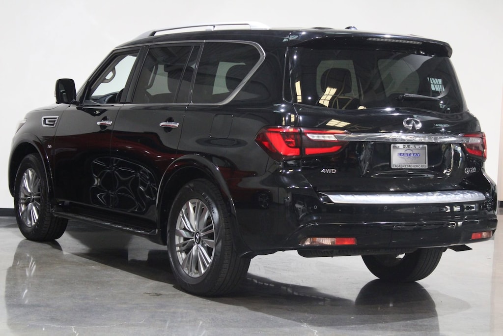 2020 Infiniti QX80 Luxe photo 3