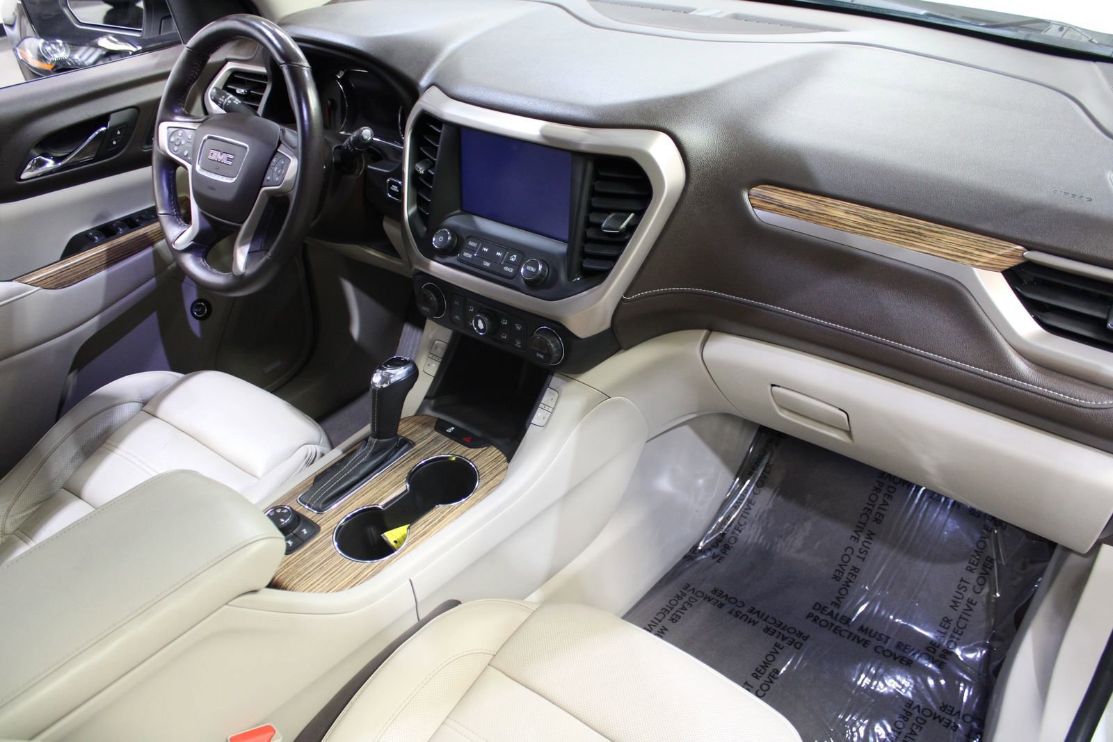 2017 GMC Acadia Denali - Photo 37