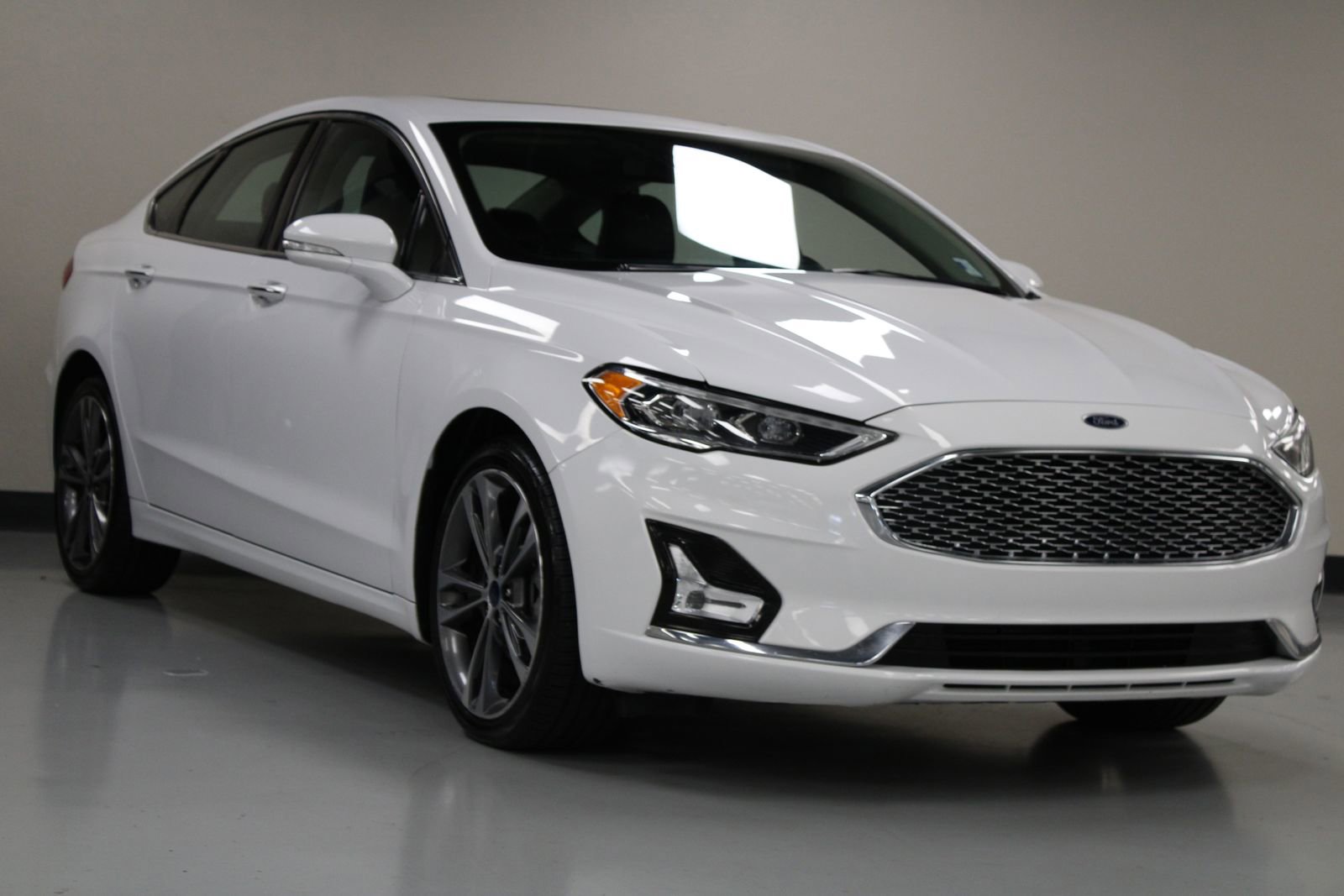 2020 Ford Fusion Titanium photo 3