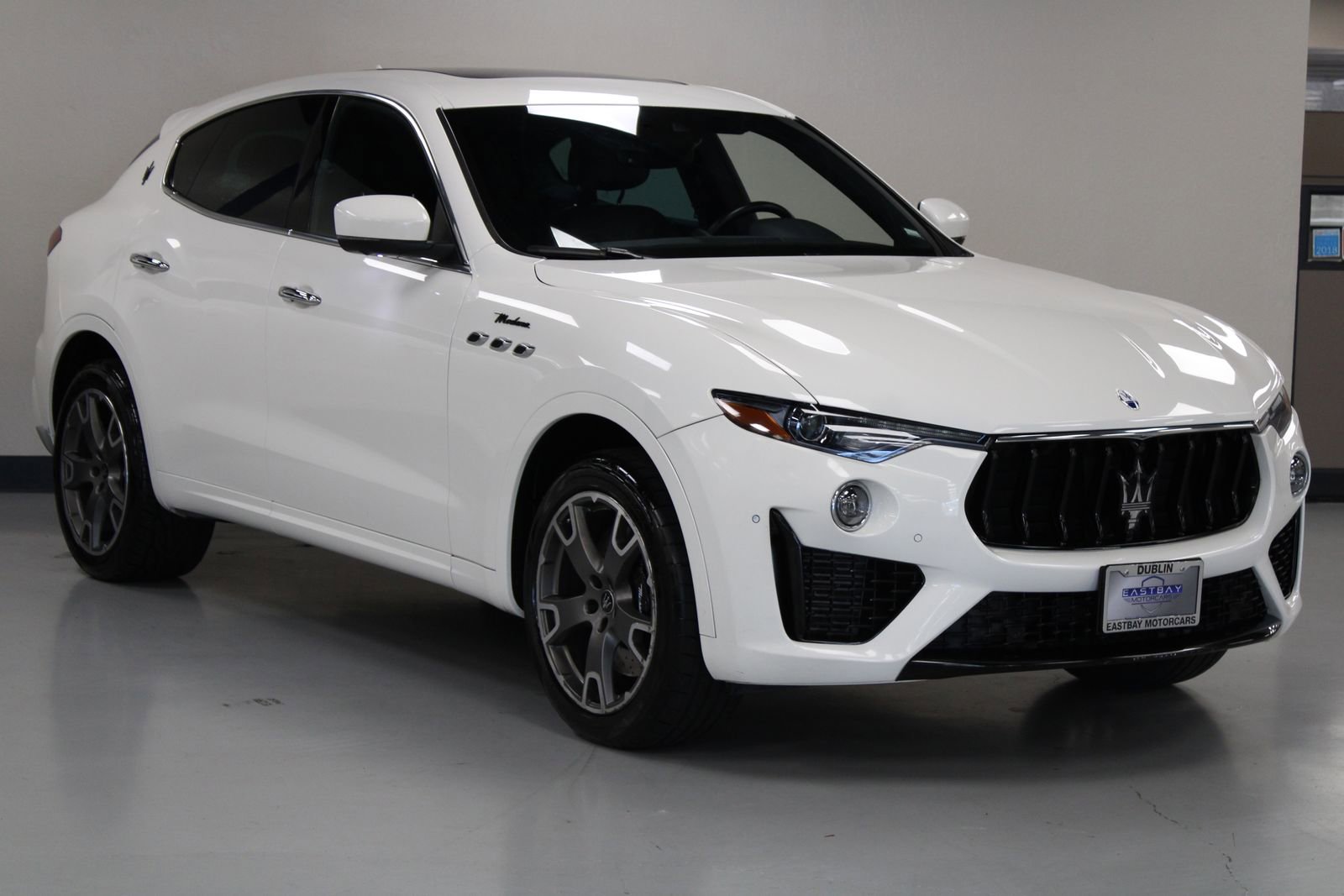2023 Maserati Levante Modena S photo 2