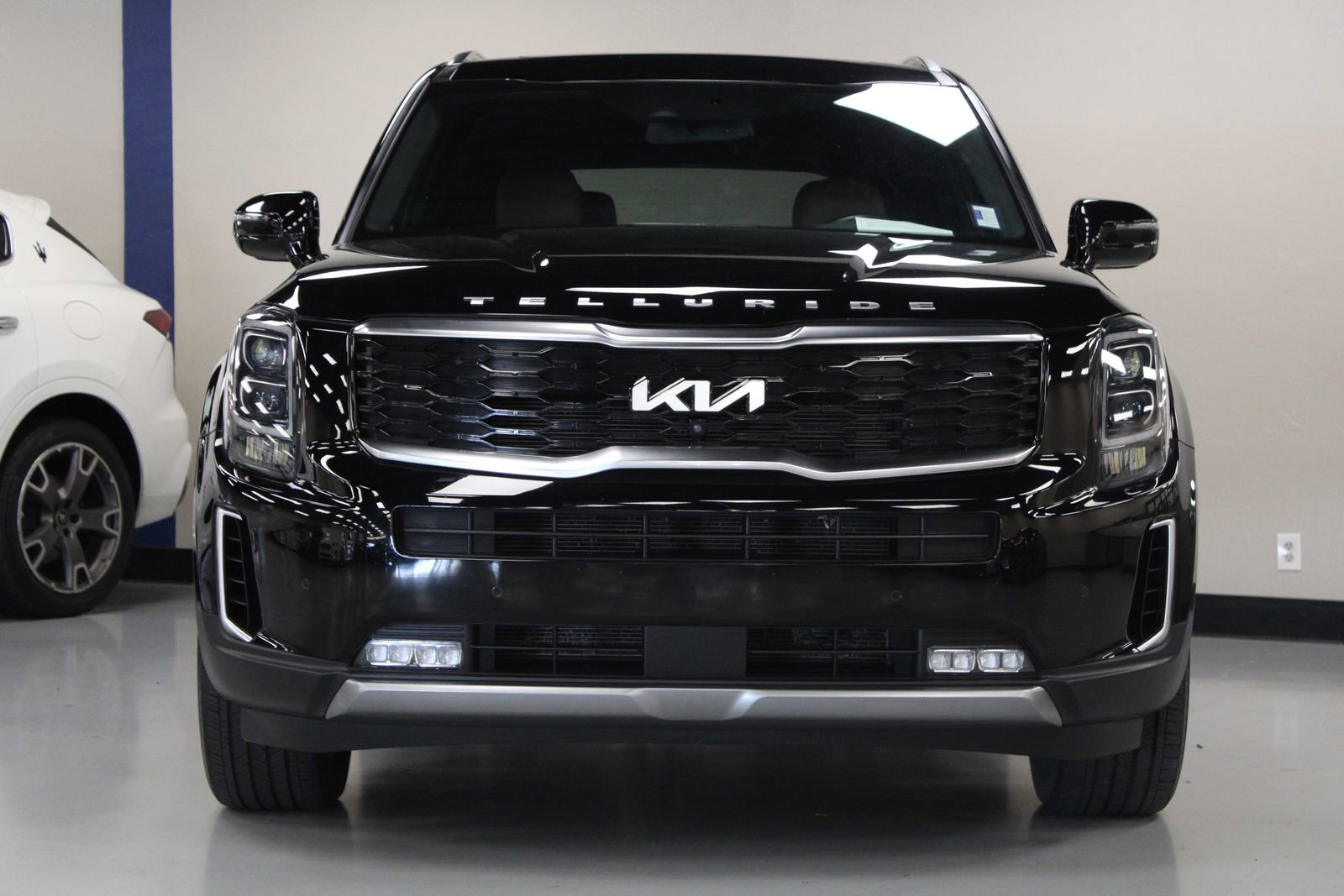2022 Kia Telluride SX photo 2