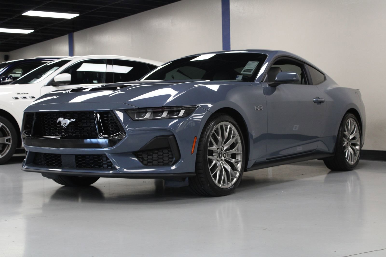 2024 Ford Mustang Premium photo 4
