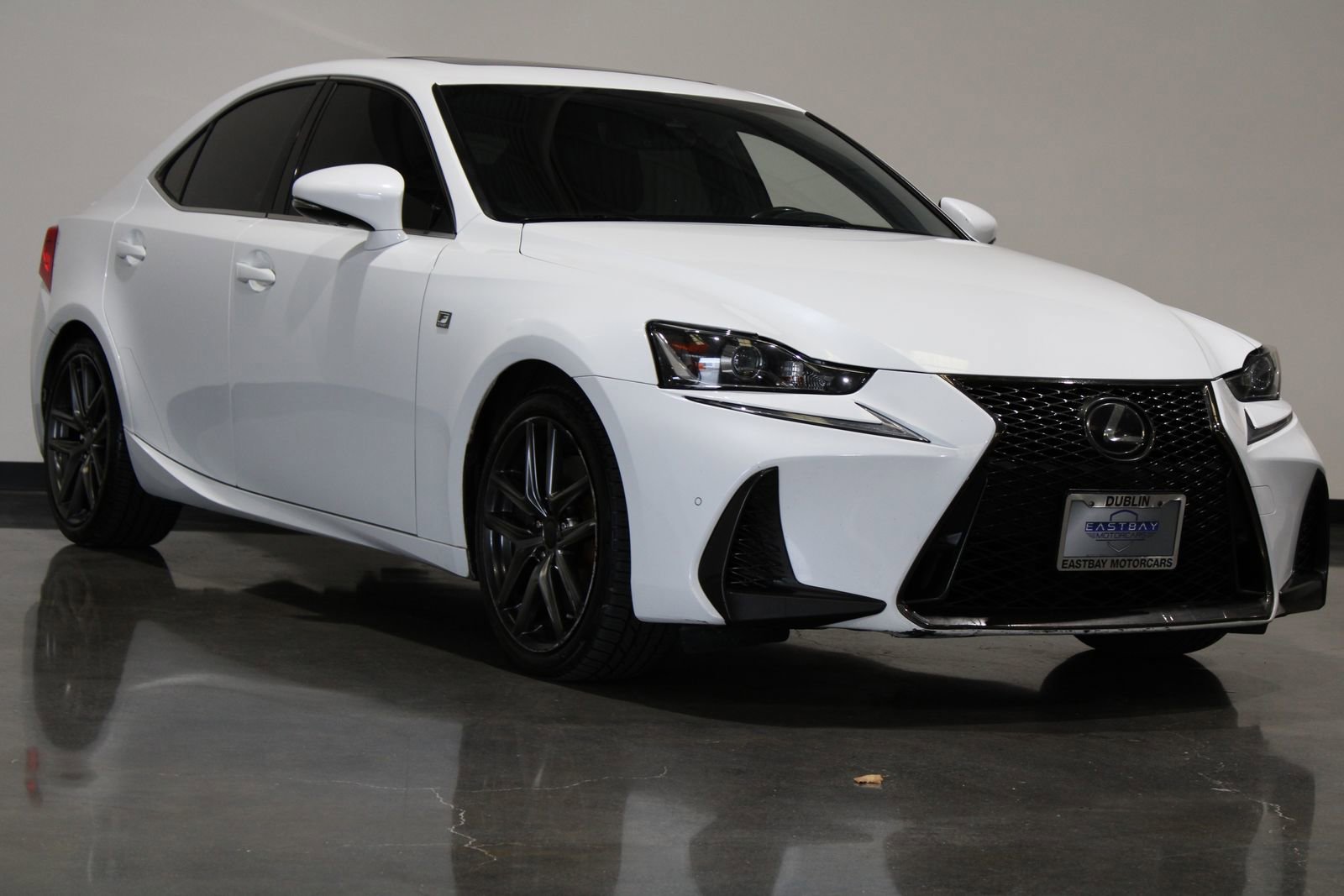 2018 Lexus IS 350 photo 3