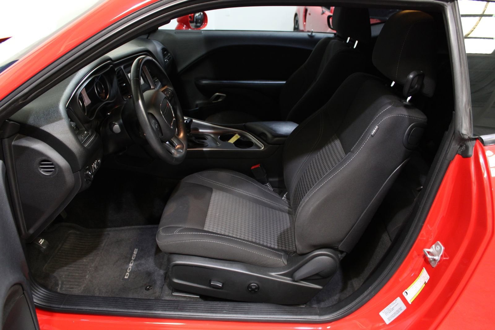 2015 Dodge Challenger R/T - Photo 19
