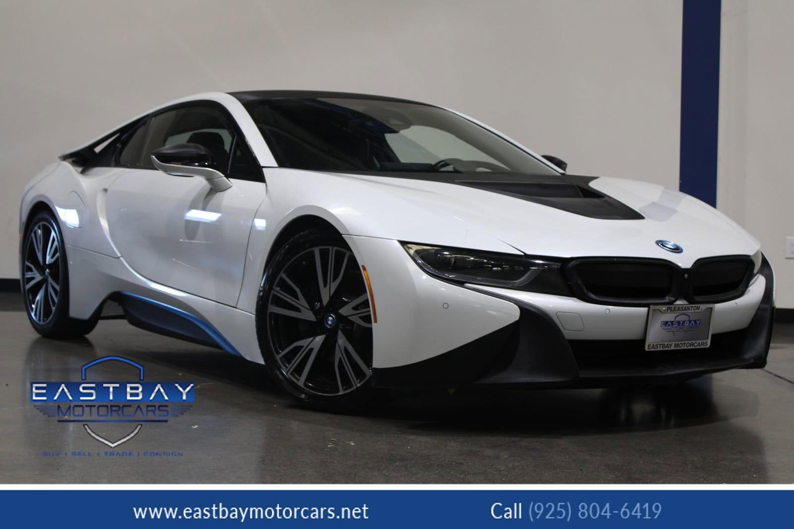 2017 BMW i8 Mega World's photo