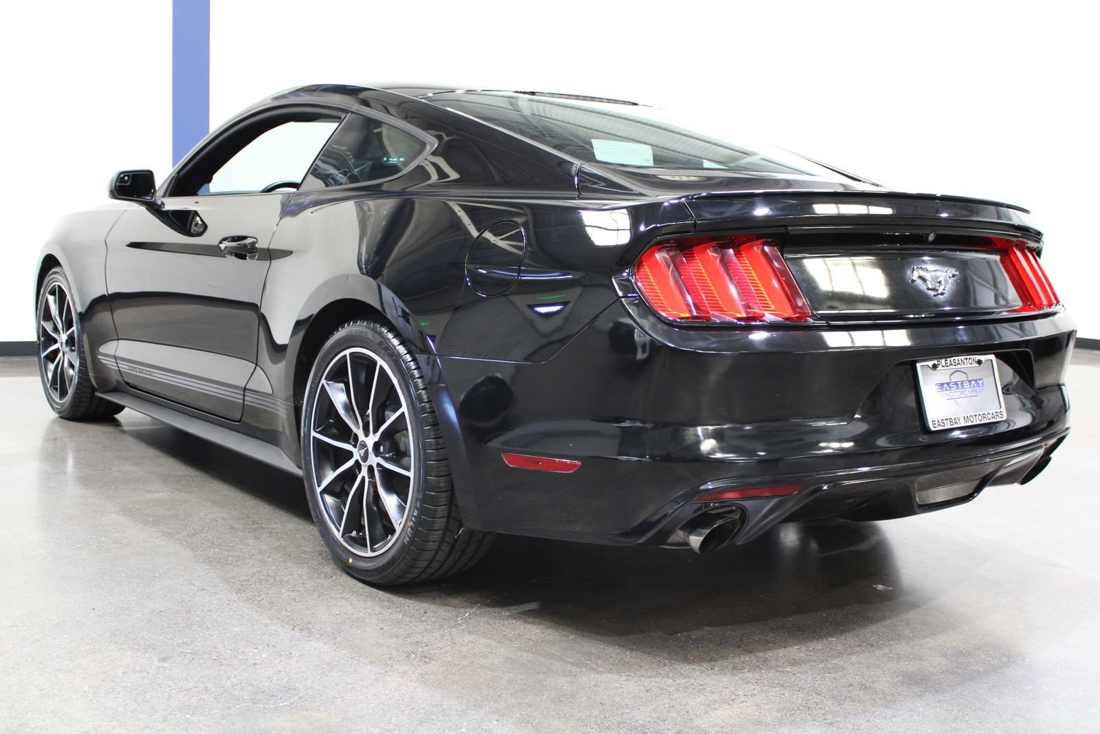 2017 Ford Mustang EcoBoost - Photo 9