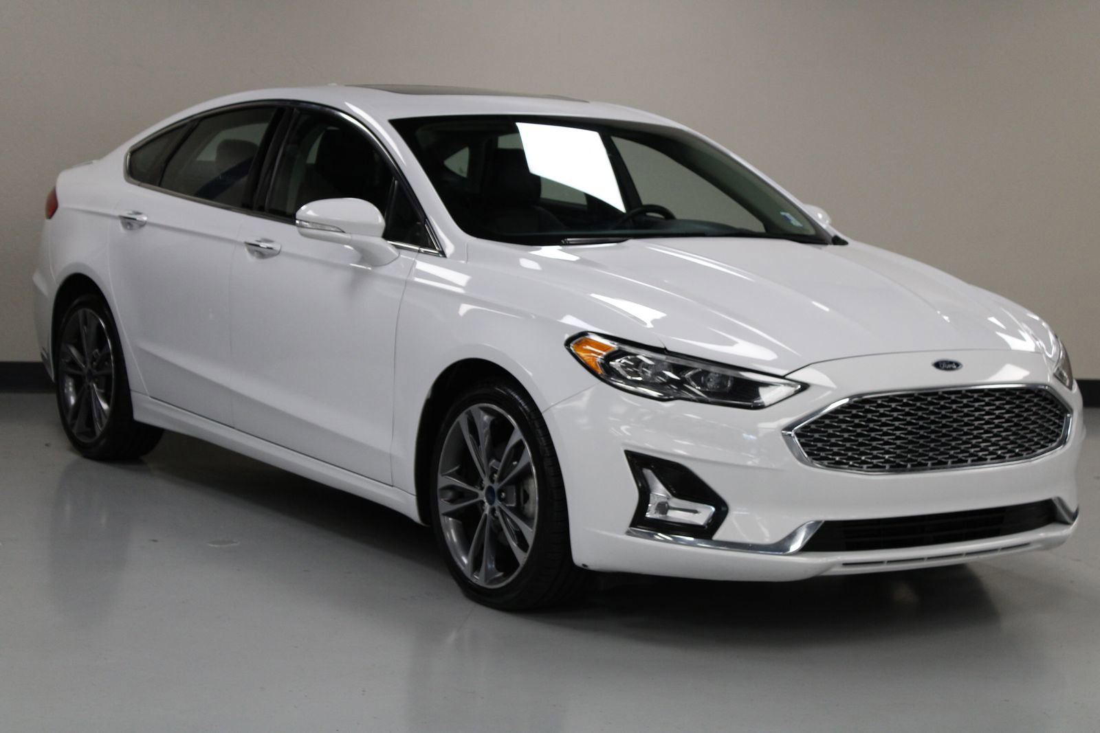 2020 Ford Fusion Titanium photo 2