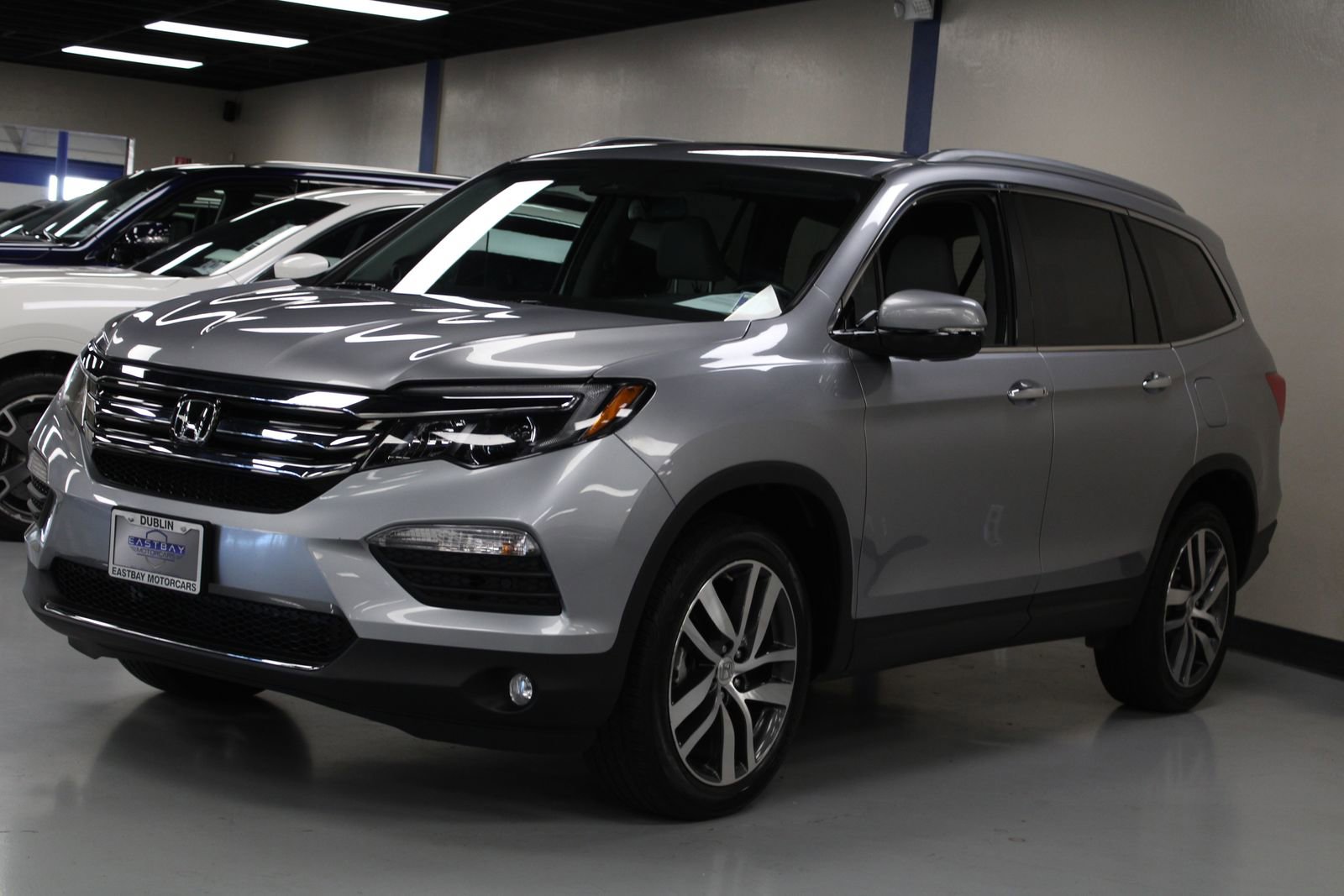 2016 Honda Pilot Touring photo 4