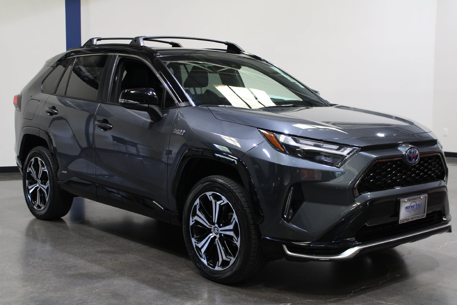 2022 Toyota RAV4 XSE - Photo 2