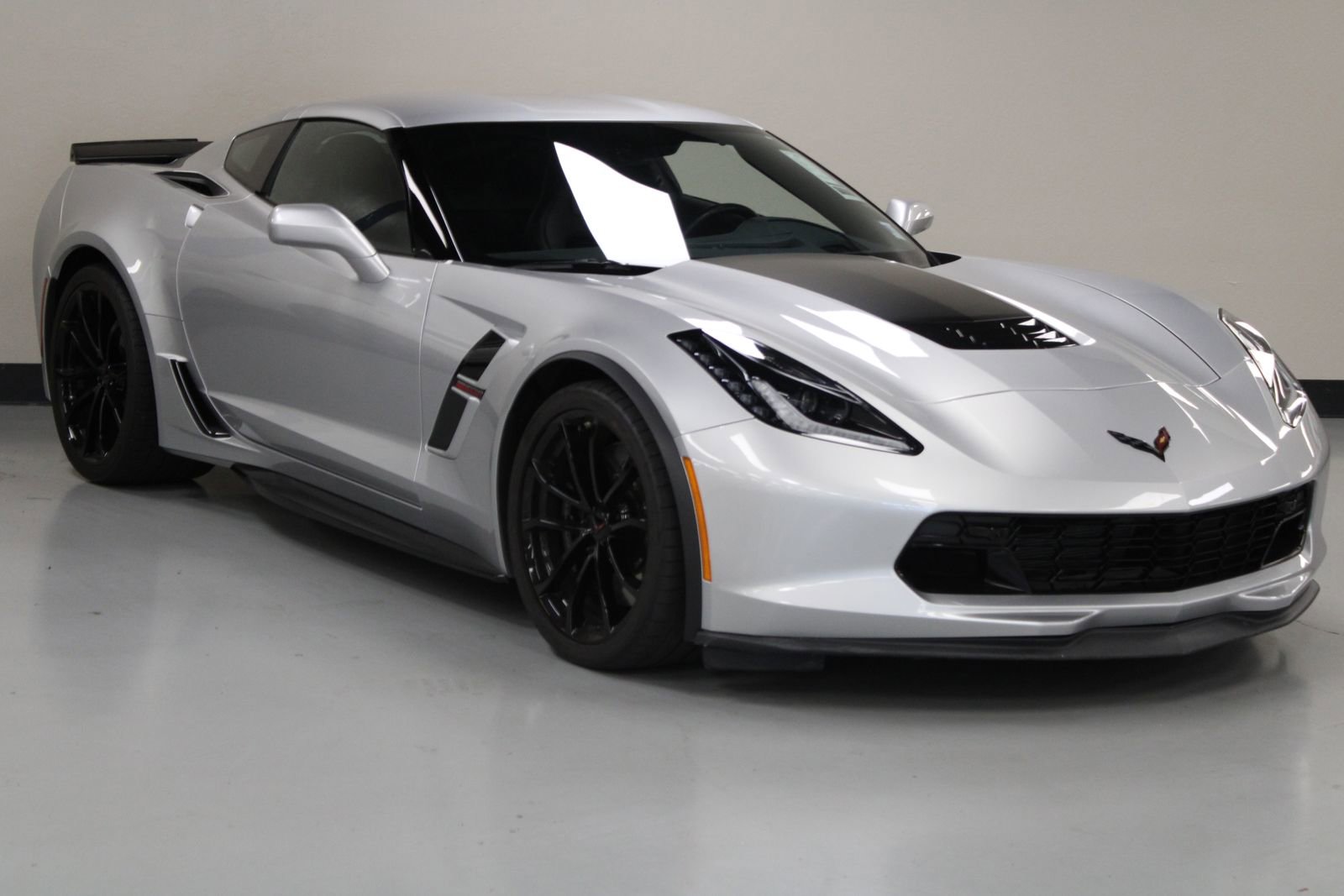 2019 Chevrolet Corvette Grand Sport 2LT photo 2