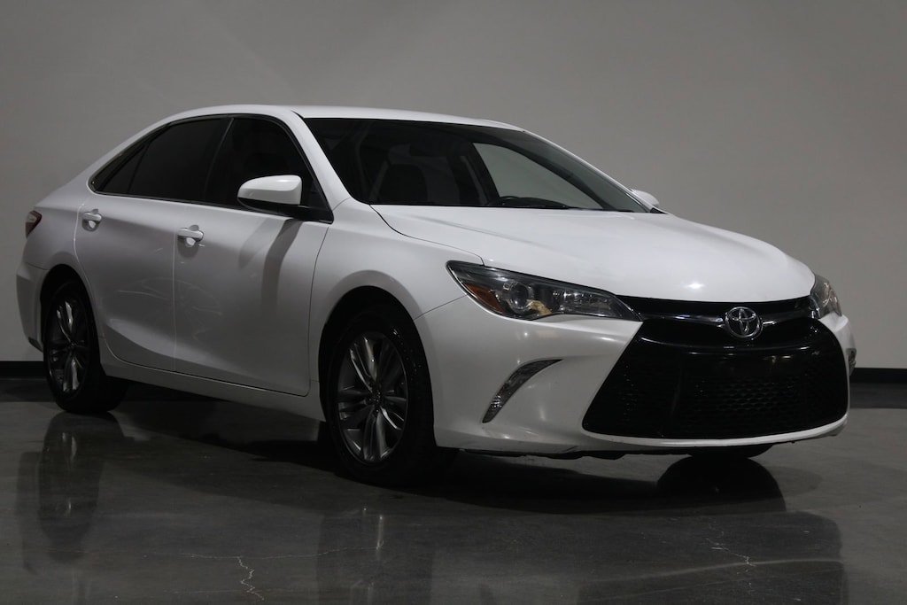 Used 2016 Toyota Camry LE Sedan