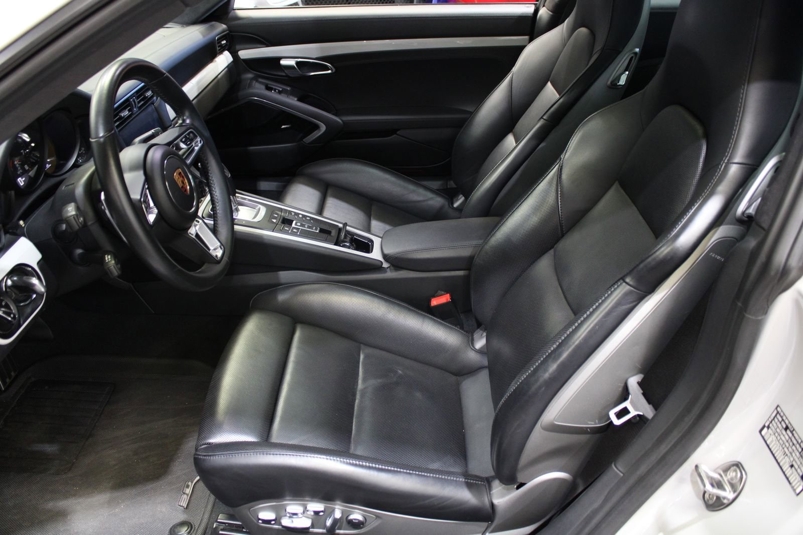 2019 Porsche 911 GTS - Photo 23