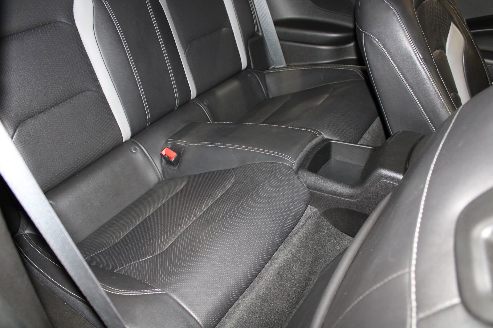 2019 Chevrolet Camaro 2LT - Photo 34