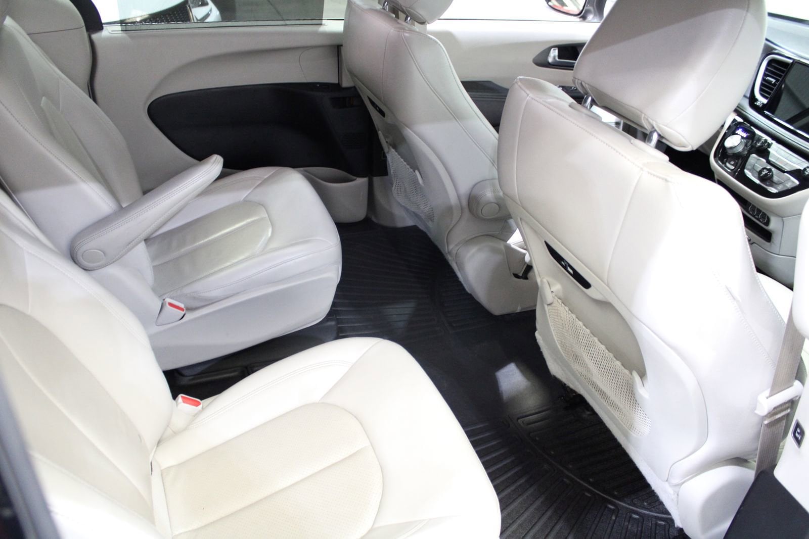 2021 Chrysler Pacifica Hybrid Touring L - Photo 20