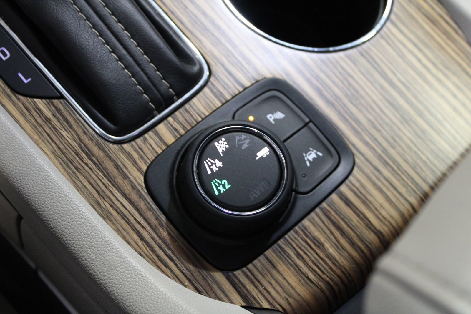 2017 GMC Acadia Denali - Photo 35