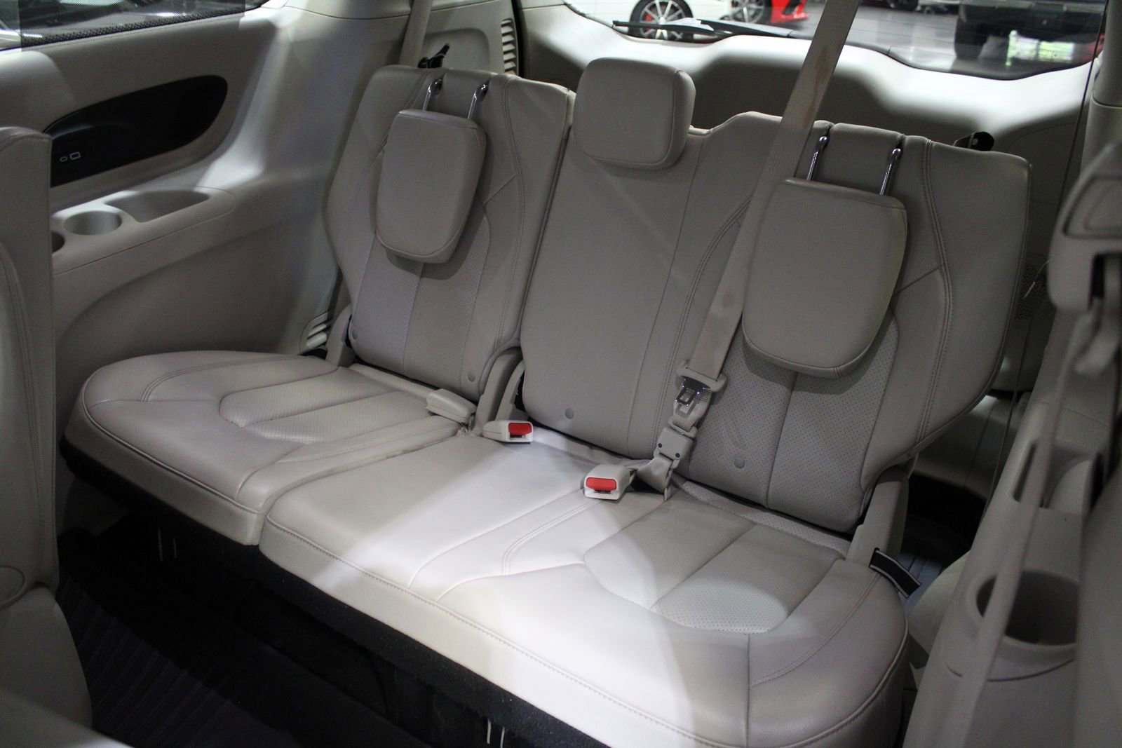 2021 Chrysler Pacifica Hybrid Touring L - Photo 17