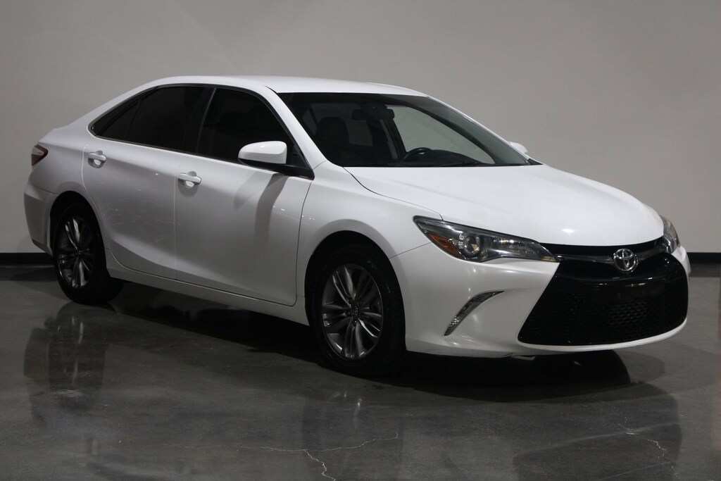 Used 2016 Toyota Camry LE Sedan