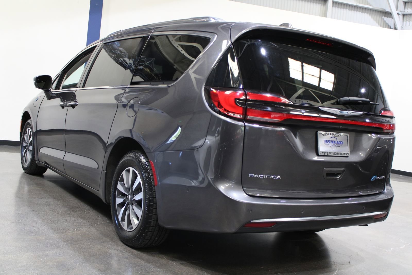 2021 Chrysler Pacifica Hybrid Touring L - Photo 8