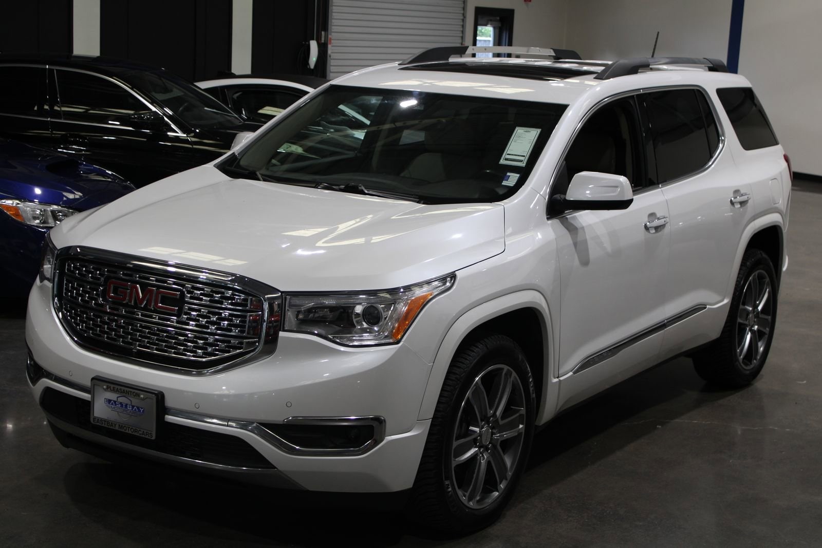 2017 GMC Acadia Denali - Photo 9