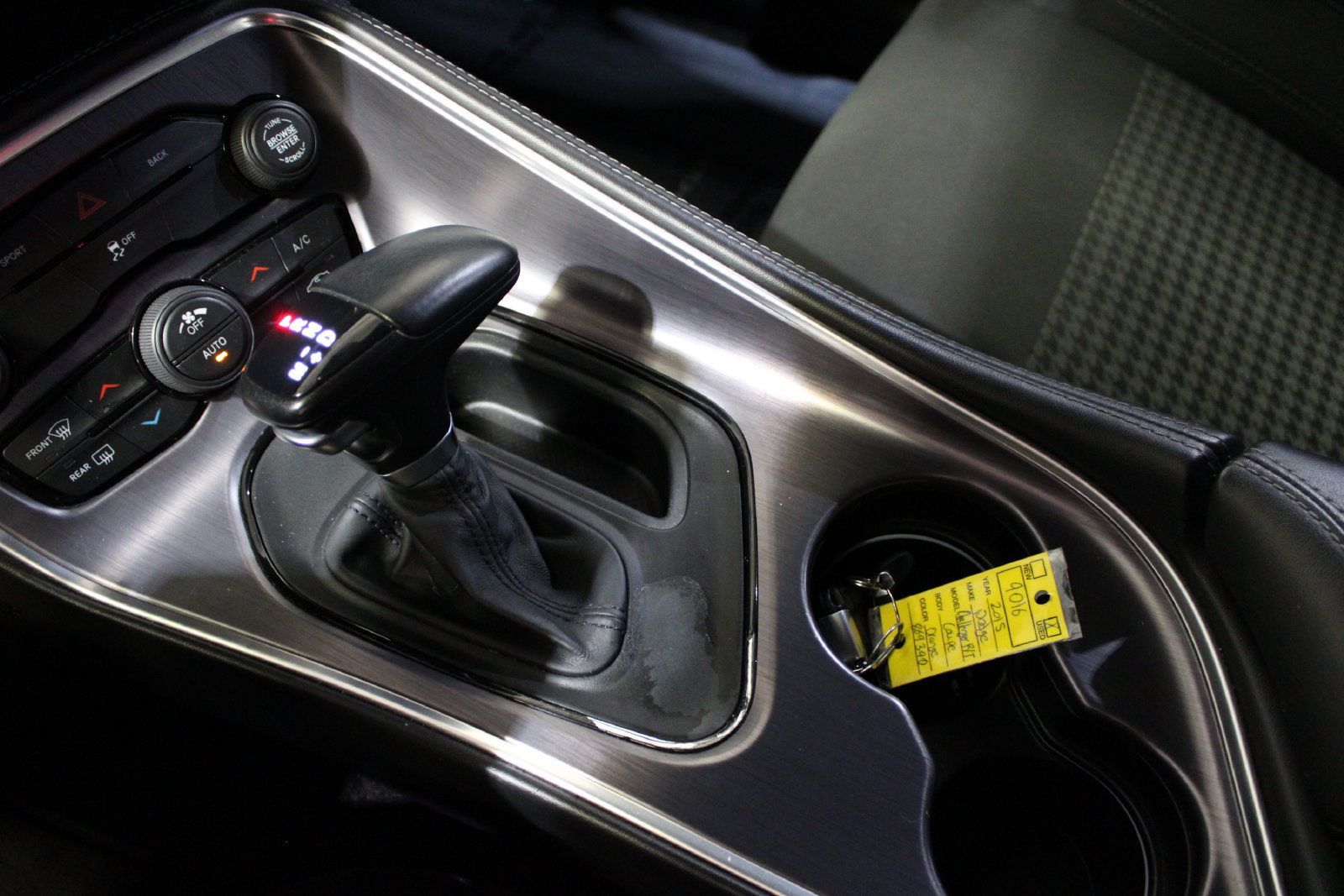 2015 Dodge Challenger R/T - Photo 28