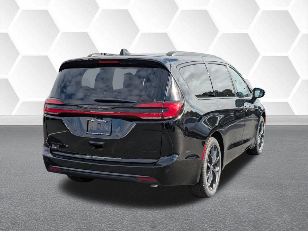 2026 Chrysler Pacifica Limited - Photo 3