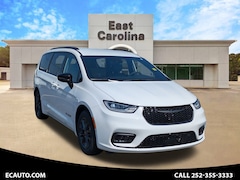 2025 Chrysler Pacifica Select Passenger Van