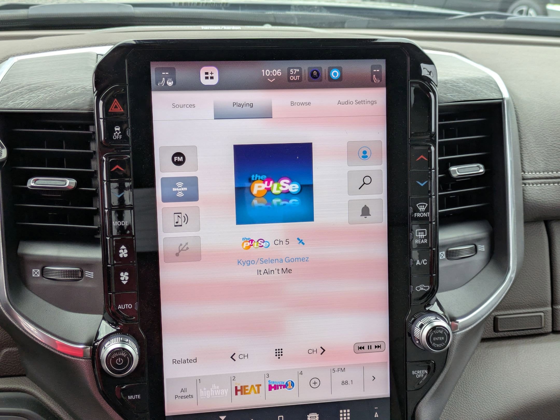 2026 RAM 2500 Laramie - Photo 18