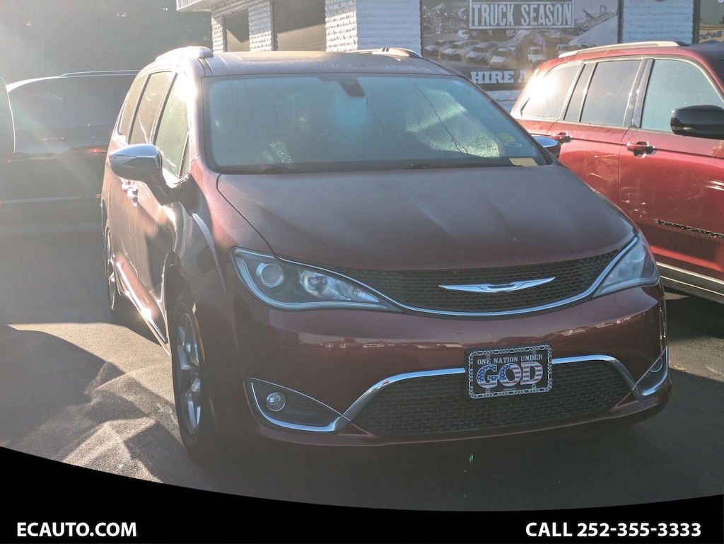Used 2017 Chrysler Pacifica Limited Van