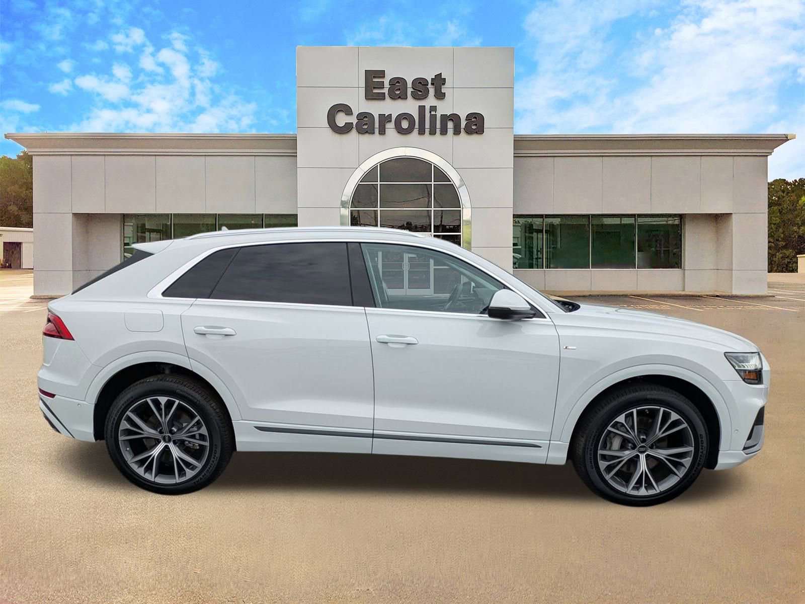 2023 Audi Q8 line Premium Plus photo 2