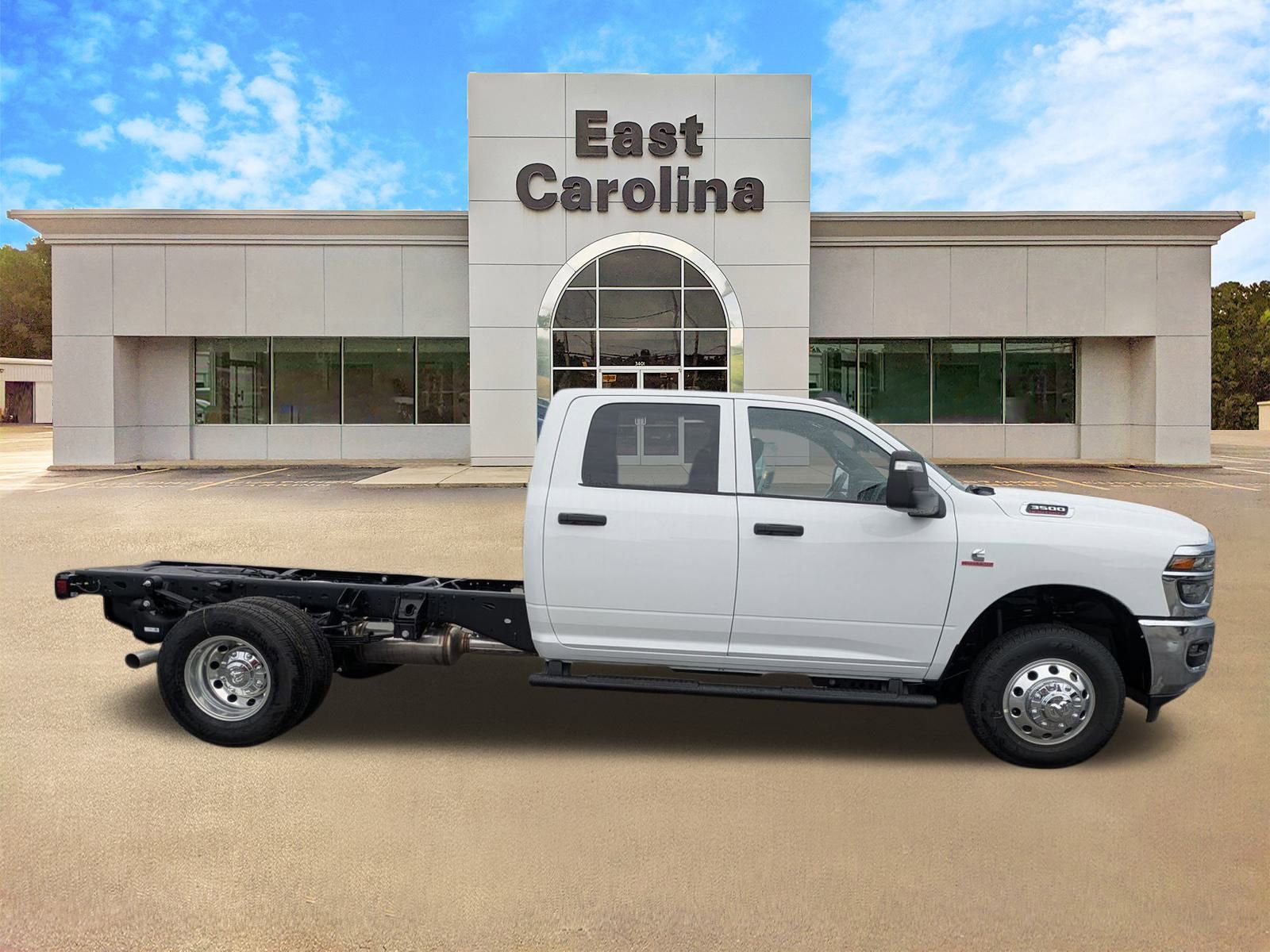 2026 Ram 3500 Tradesman photo 2