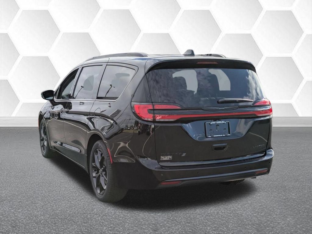 2026 Chrysler Pacifica Limited - Photo 5