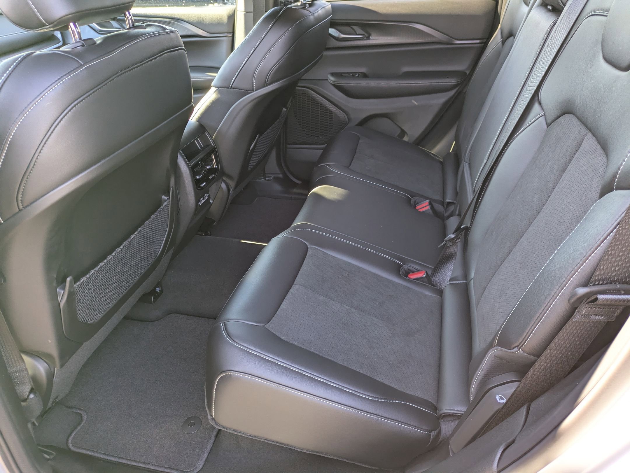 2025 Jeep Grand Cherokee Altitude - Photo 22