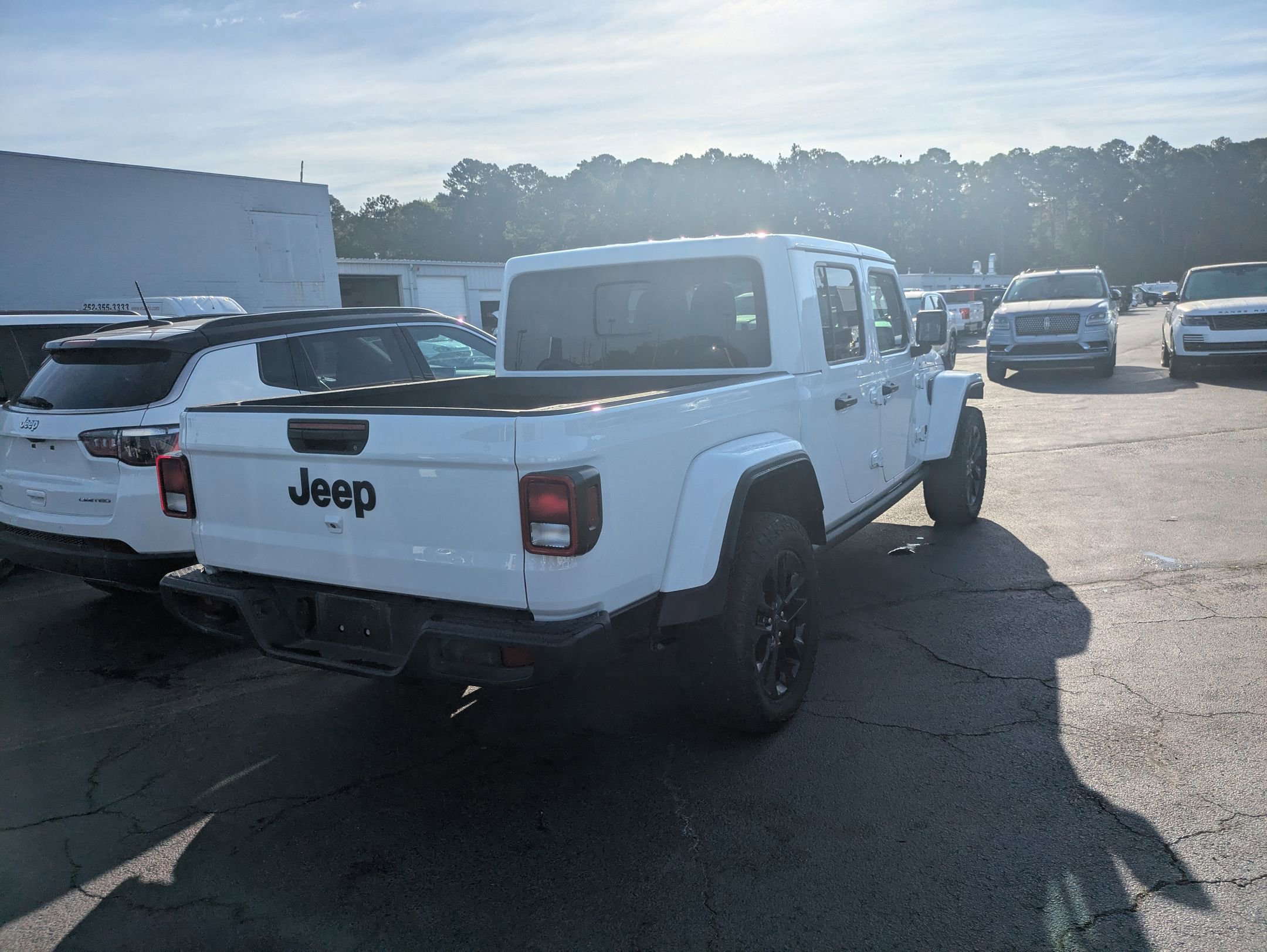 2024 Jeep Gladiator Sport photo 4