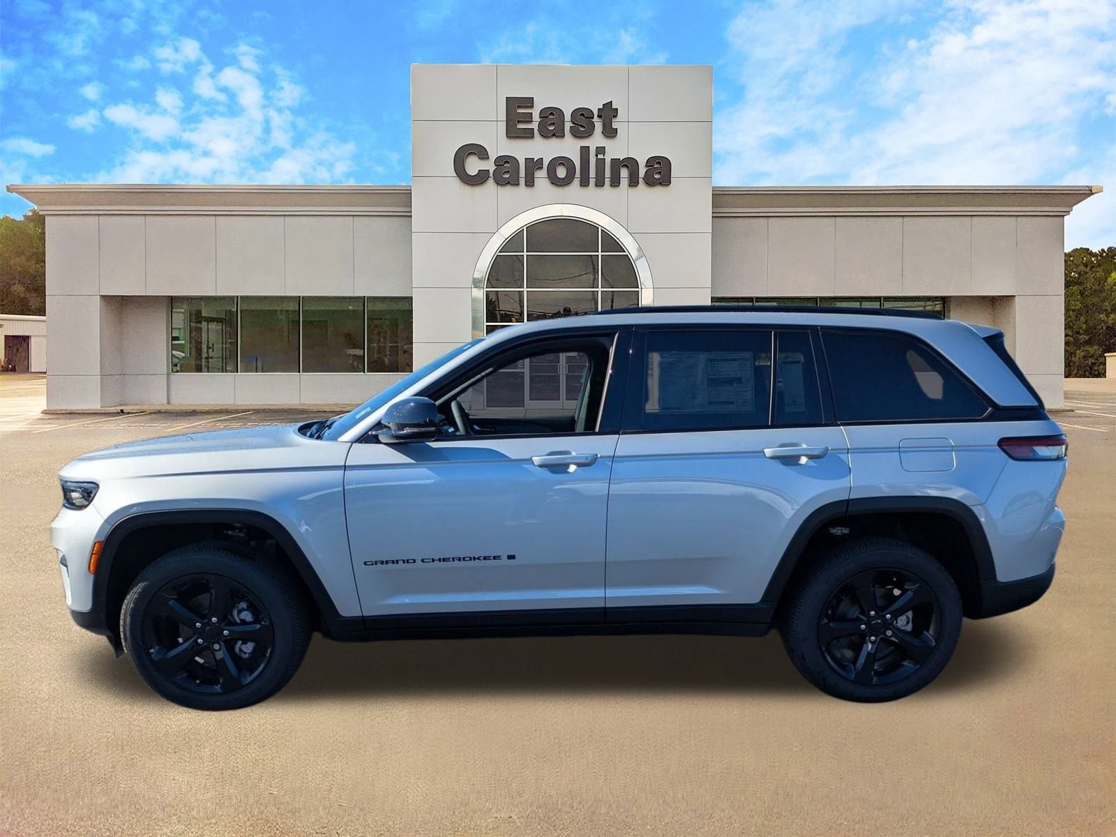 2025 Jeep Grand Cherokee Altitude - Photo 6