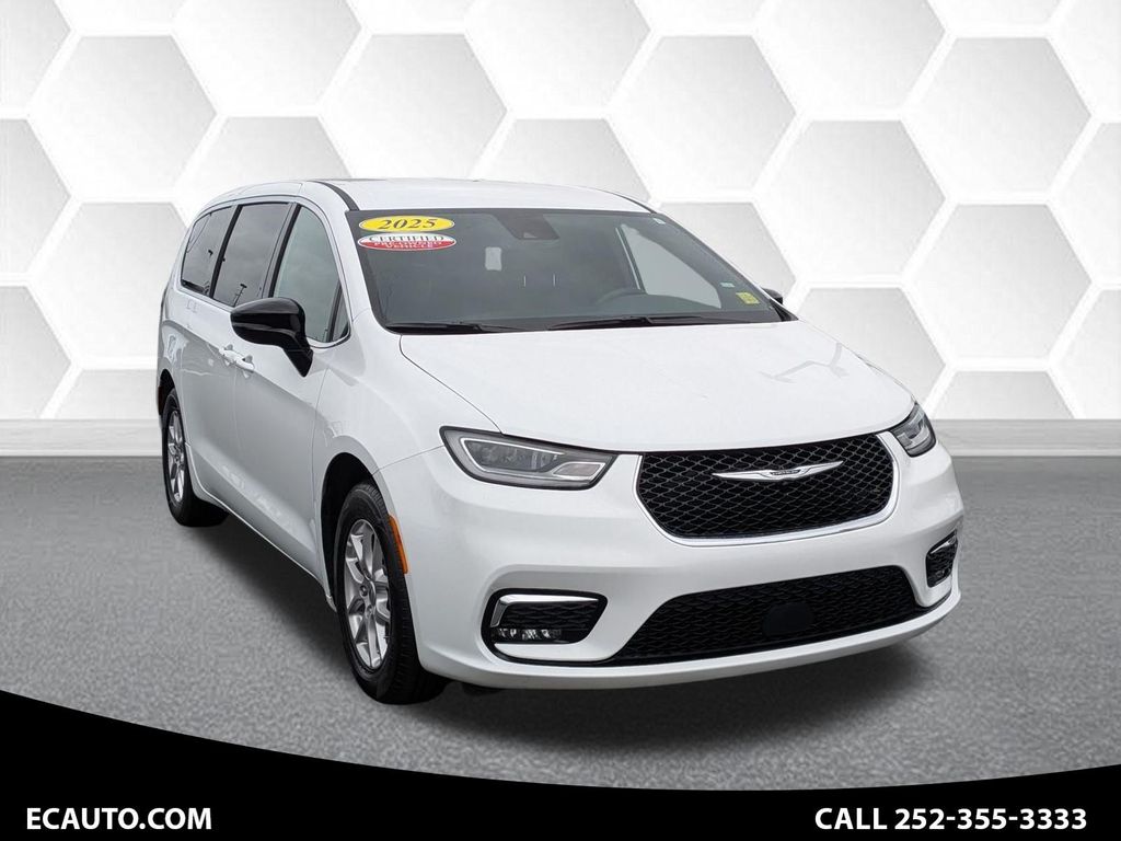 2025 Chrysler Pacifica