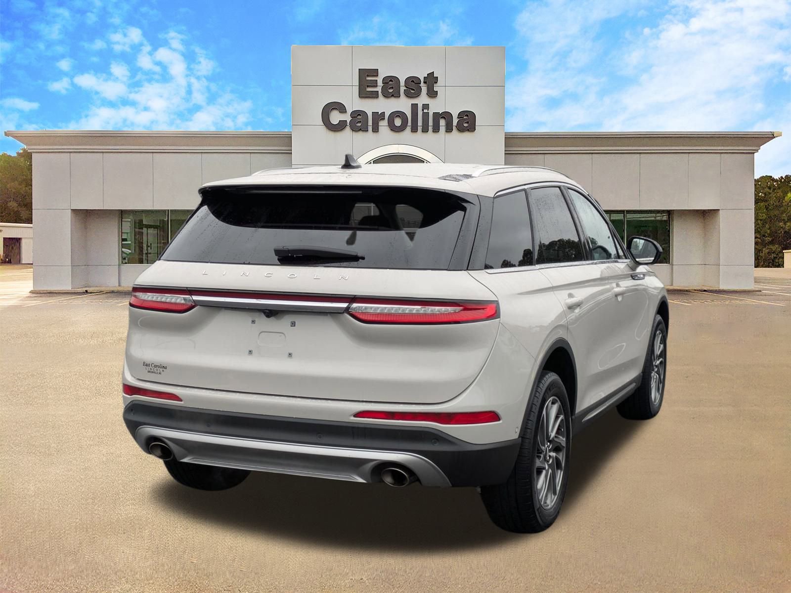 2021 Lincoln Corsair Standard photo 2