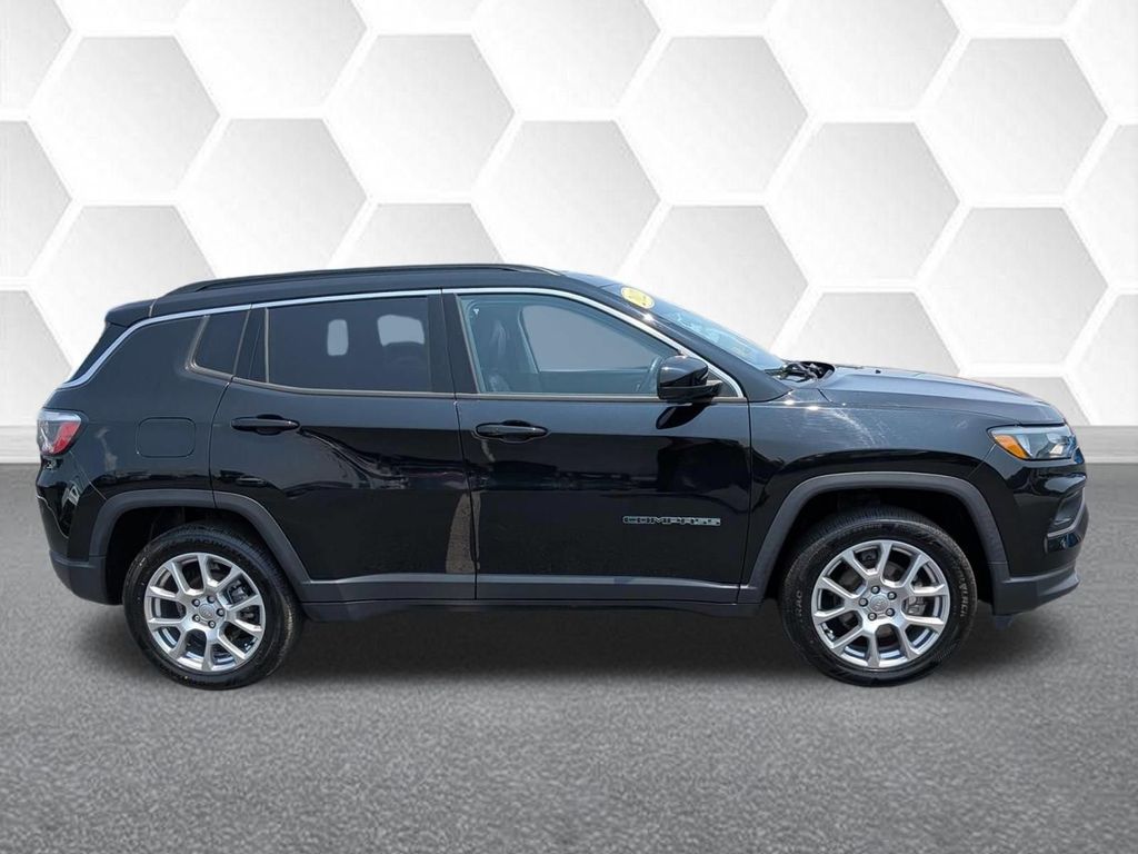 Used 2022 Jeep Compass Latitude Lux with VIN 3C4NJDFB9NT221691 for sale in Washington, NC