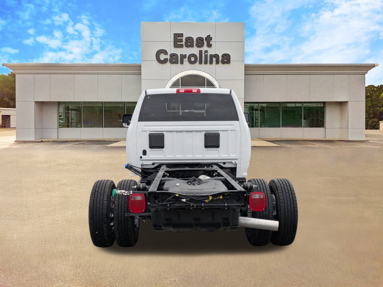 2026 Ram 3500 Tradesman photo 4