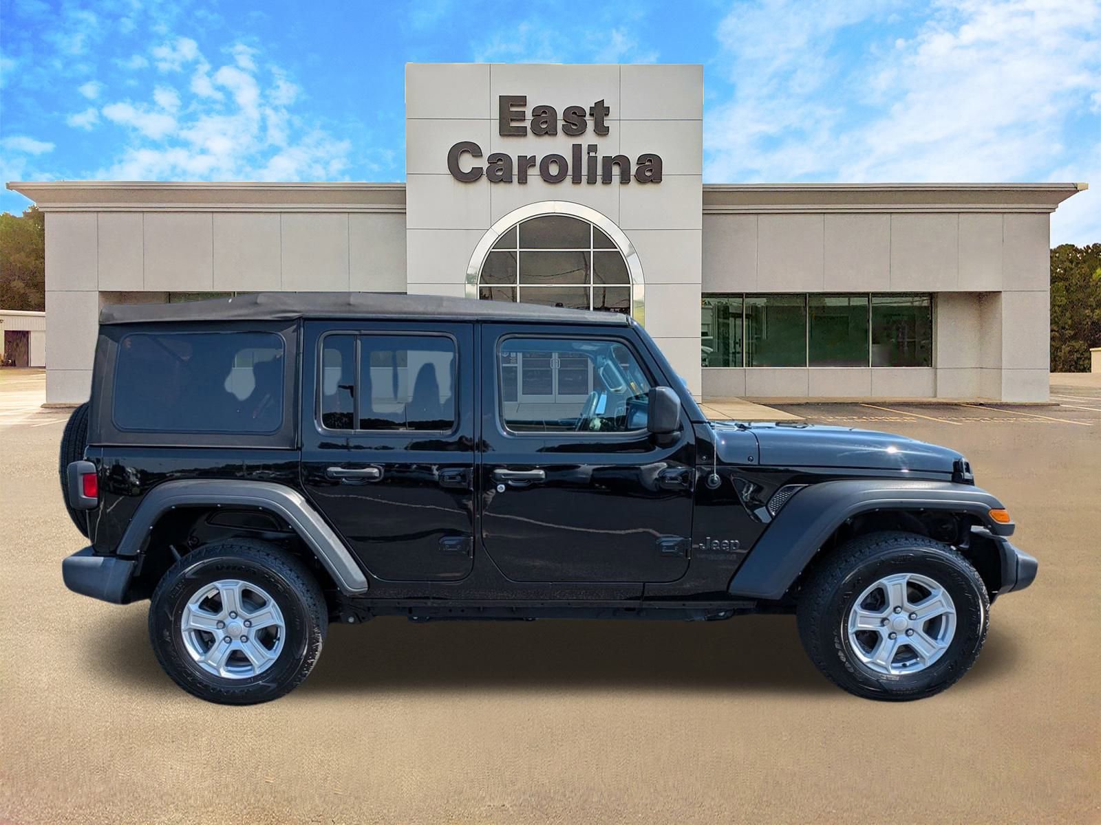 2022 Jeep Wrangler Unlimited Sport S photo 2