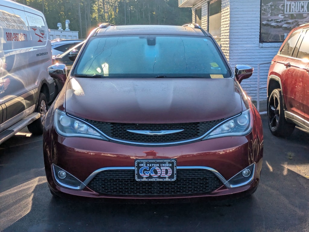 Used 2017 Chrysler Pacifica Limited Van