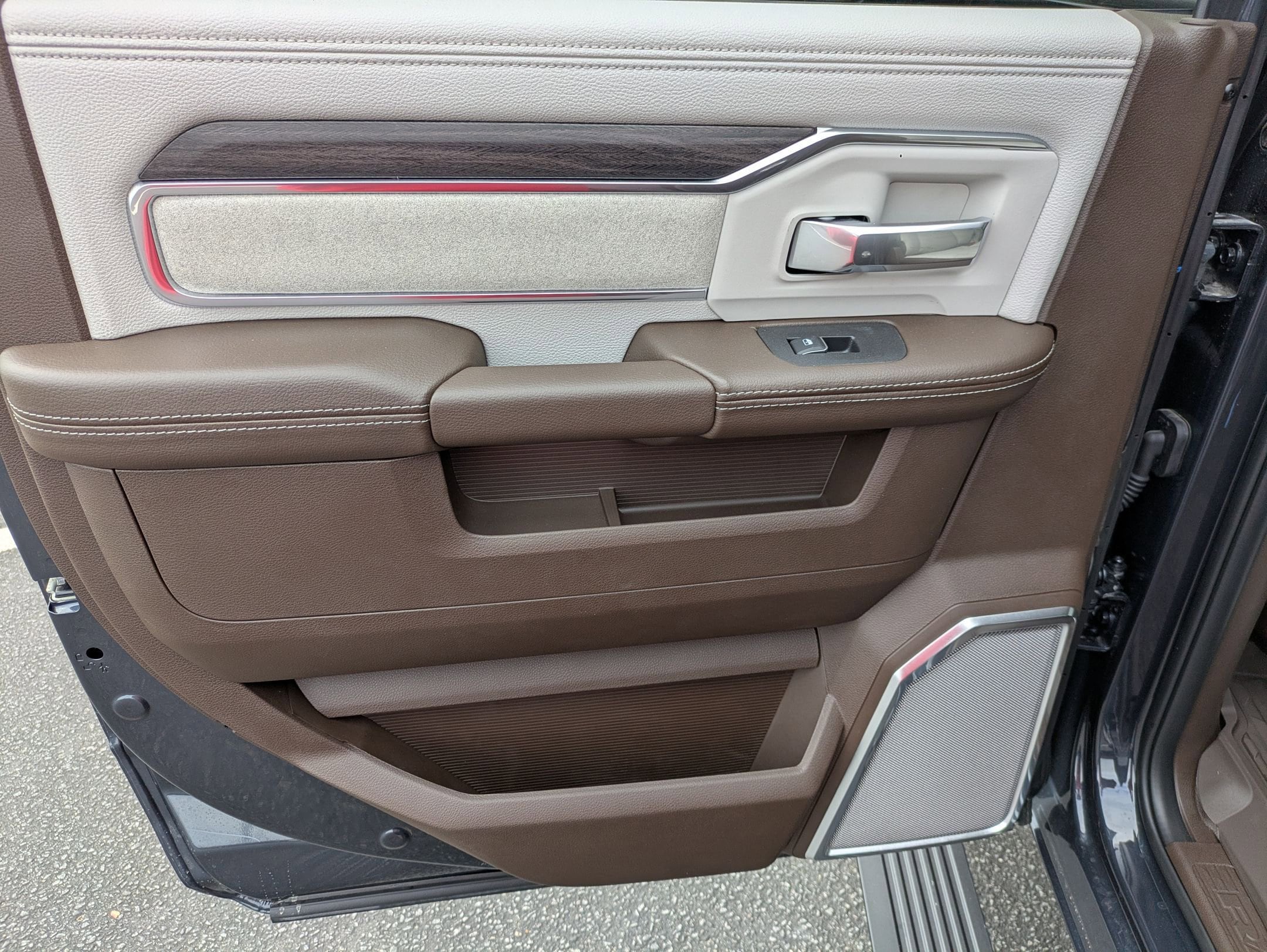 2026 RAM 2500 Laramie - Photo 25