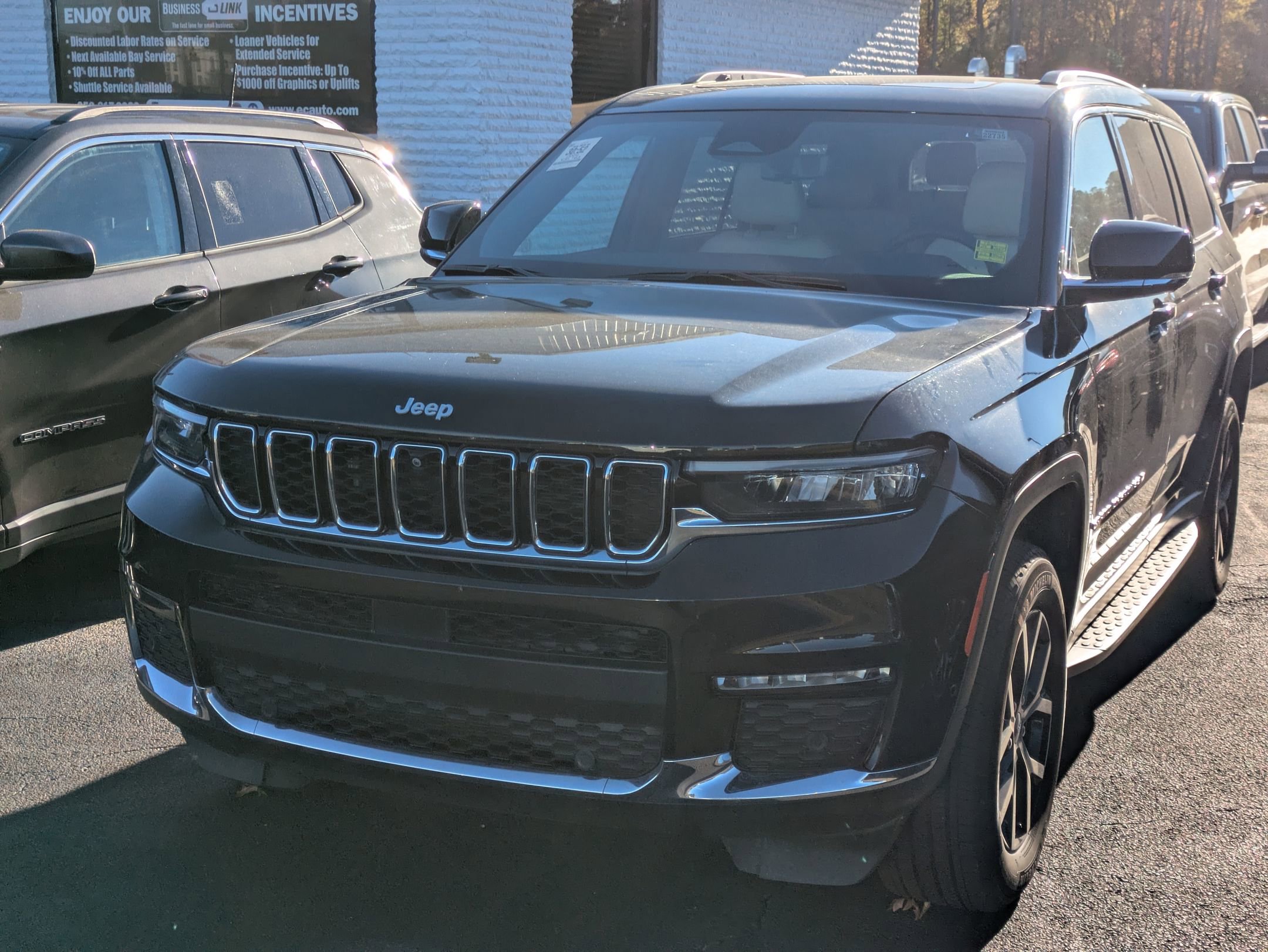 2024 Jeep Grand Cherokee Limited photo 2