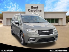 2025 Chrysler Pacifica Pinnacle Passenger Van