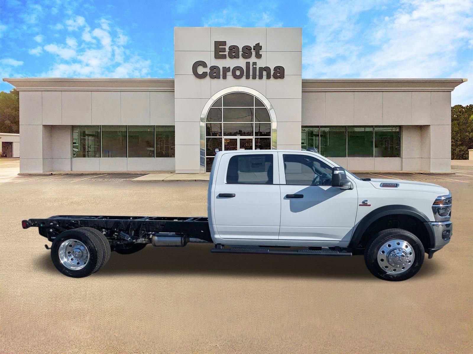 2026 Ram 4500 Tradesman photo 2