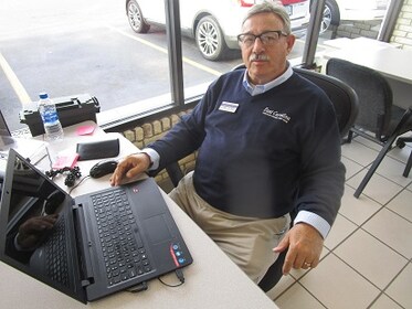 Staff member Earl Clark from b2b41d41d4a9