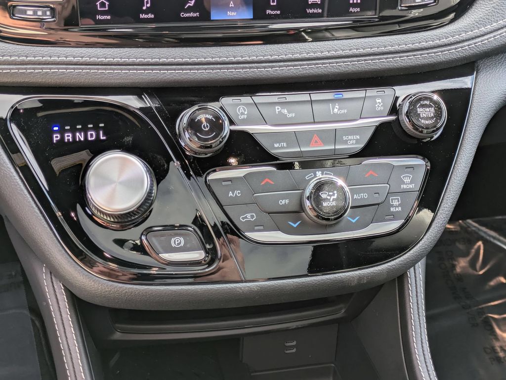 2026 Chrysler Pacifica Limited - Photo 22