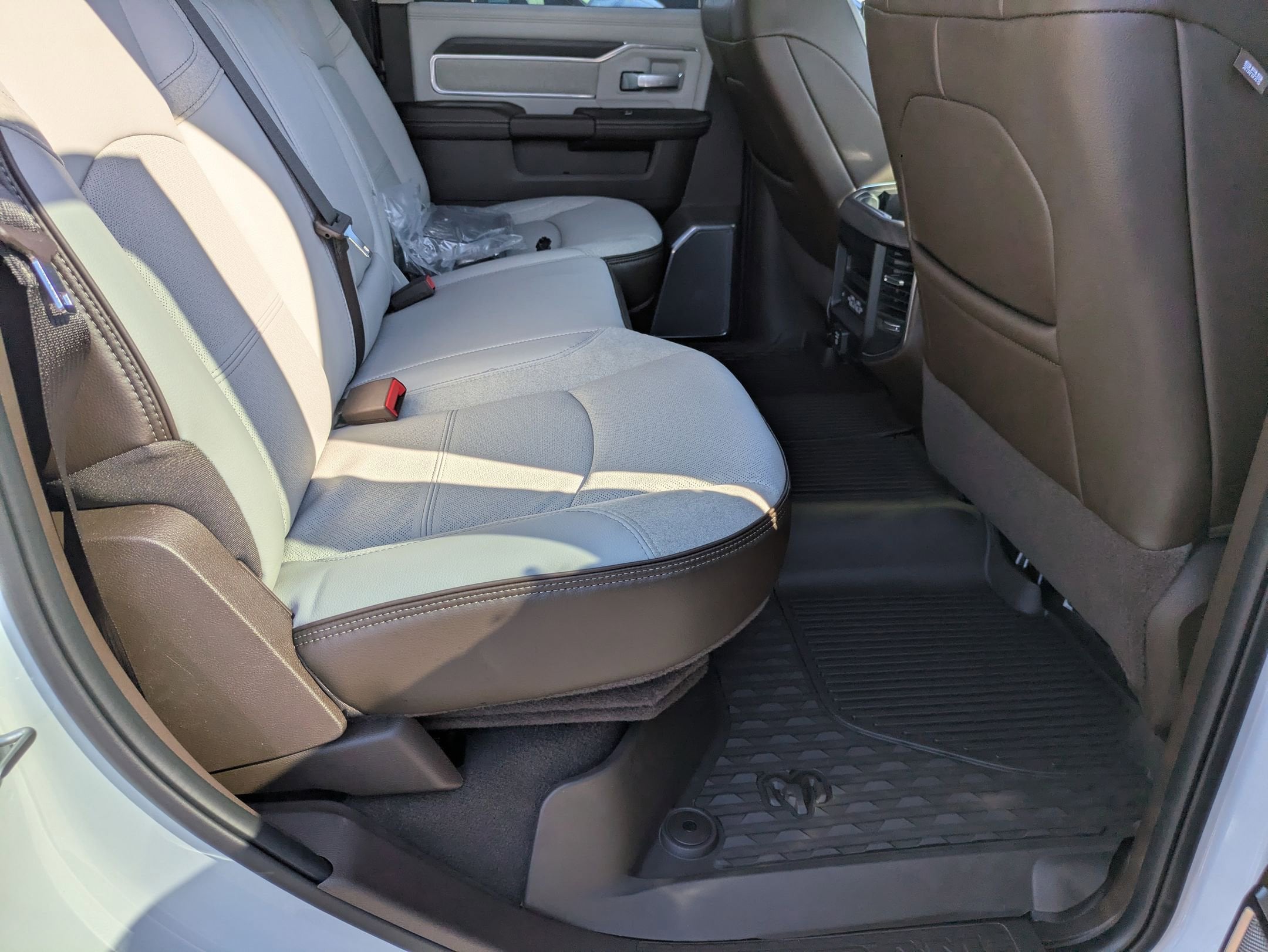 2026 RAM 2500 Laramie - Photo 33