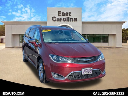 2017 Chrysler Pacifica Limited Van
